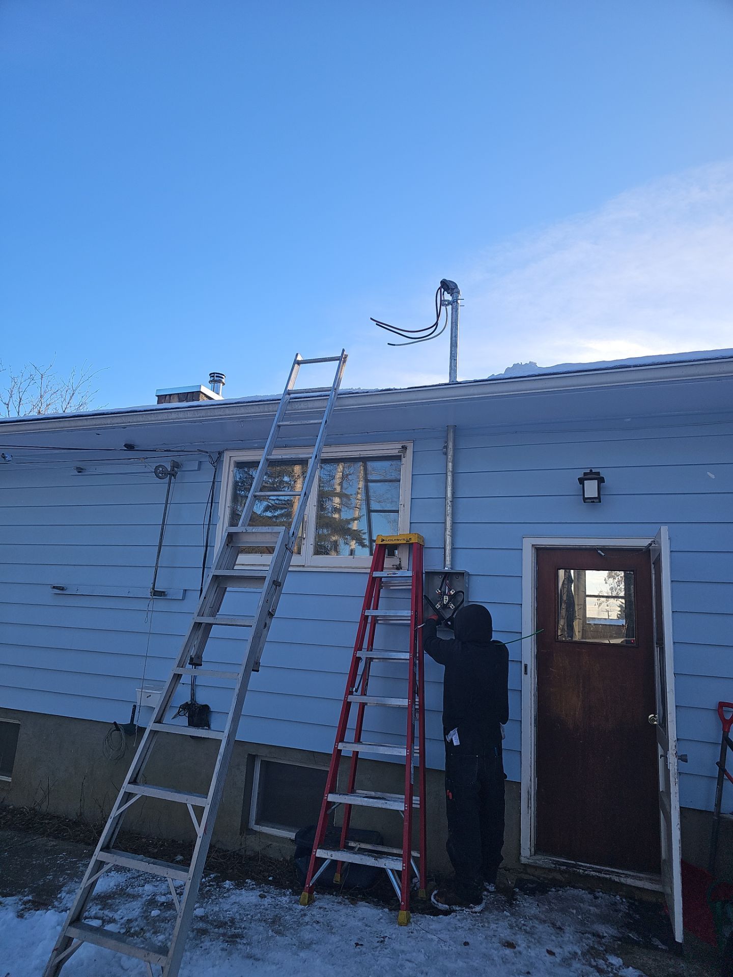 200A service upgrade mast installations 